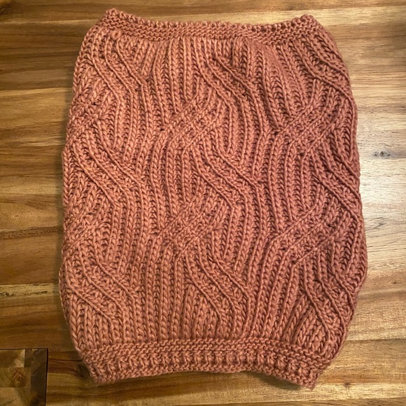 Zara Girl’s Knit Beanie and Infinity Scarf Set in Pink Size: 54cm (10-12) - Picture 4 of 6